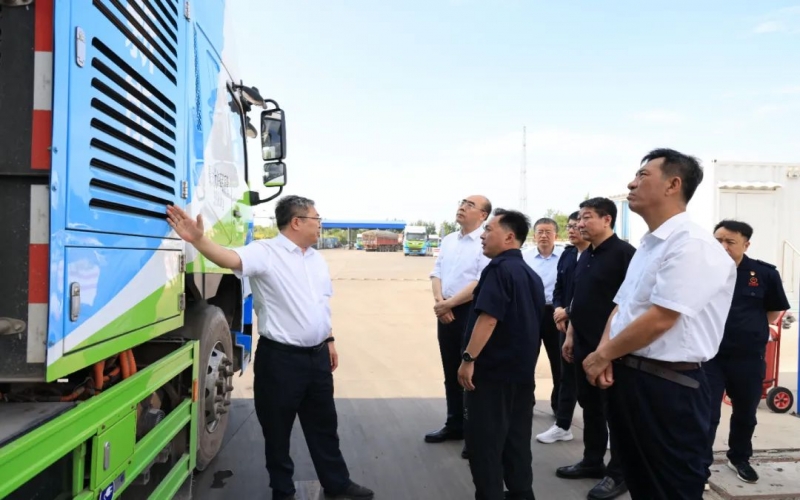 黑龍江省大慶市委副書記、市長(zhǎng)李巖松一行到榮程集團(tuán)調(diào)研參觀