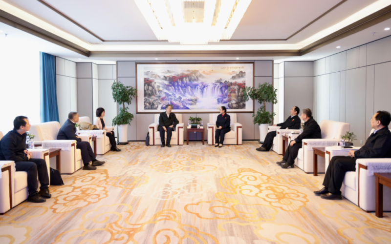 中共天津市委統(tǒng)戰(zhàn)部副部長(zhǎng)、市工商聯(lián)黨組書記郝樹民一行到榮程集團(tuán)慰問調(diào)研