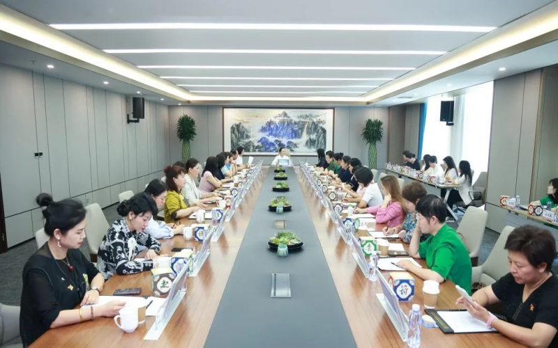 喜迎七一 向黨獻(xiàn)禮 - 張榮華主席與淄博市女企業(yè)家商會(huì)一行座談交流，凝聚她力量，展現(xiàn)她擔(dān)當(dāng)！