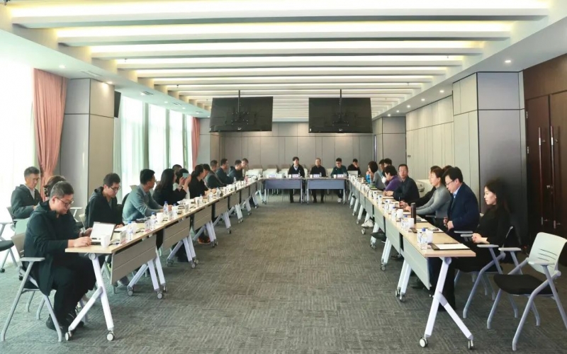 天津鋼協(xié)、冶金商會(huì)、青企協(xié)、青商會(huì)一行到訪榮程集團(tuán)并召開(kāi)首期“未來(lái)領(lǐng)航者青培會(huì)”